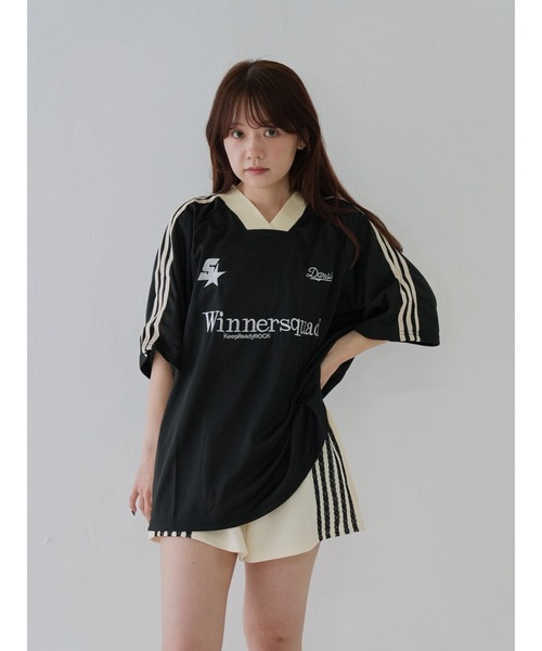 Uenui（ウニュイ）の「【 cunii 】 ロゴ刺繍バイカラースポーツTシャツ（その他トップス・レディース・レッド/ブラック・FREE）」の5枚目の写真