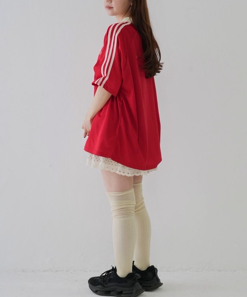 Uenui（ウニュイ）の「【 cunii 】 ロゴ刺繍バイカラースポーツTシャツ（その他トップス・レディース・レッド/ブラック・FREE）」の8枚目の写真