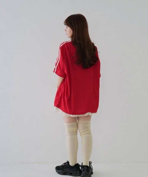 Uenui（ウニュイ）の「【 cunii 】 ロゴ刺繍バイカラースポーツTシャツ（その他トップス・レディース・レッド/ブラック・FREE）」の17枚目の写真