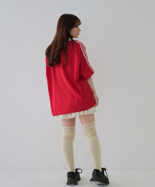 Uenui（ウニュイ）の「【 cunii 】 ロゴ刺繍バイカラースポーツTシャツ（その他トップス・レディース・レッド/ブラック・FREE）」の18枚目の写真