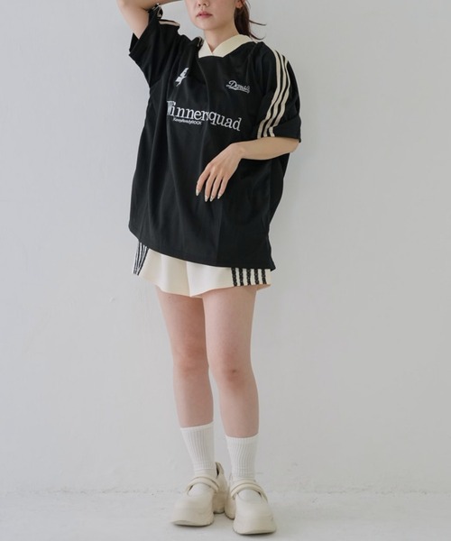 Uenui（ウニュイ）の「【 cunii 】 ロゴ刺繍バイカラースポーツTシャツ（その他トップス・レディース・レッド/ブラック・FREE）」の3枚目の写真