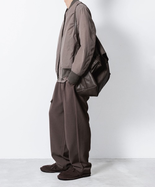 ATTACHMENT（アタッチメント）の「PE ストレッチダブルクロス ベルテッド ワイドテーパードトラウザーズ / PE STRETCH DOUBLE CLOTH BELTED WIDE TAPERD TROUSERS（スラックス・メンズ・ダークグレー/カーキ系/グレー/ブラック・3/2/1）」の10枚目の写真