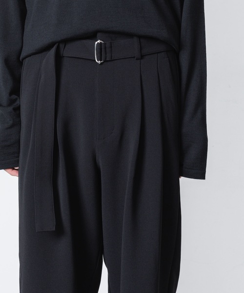 ATTACHMENT（アタッチメント）の「PE ストレッチダブルクロス ベルテッド ワイドテーパードトラウザーズ / PE STRETCH DOUBLE CLOTH BELTED WIDE TAPERD TROUSERS（スラックス・メンズ・ダークグレー/カーキ系/グレー/ブラック・3/2/1）」の17枚目の写真