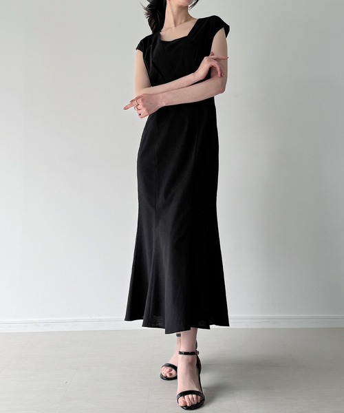junoah(ジュノア)の「リネンライクノースリーブワンピース(ワンピース・レディース・チャコール/ブラック/ナチュラル・SMALL/MEDIUM/LARGE)」の15枚目の写真