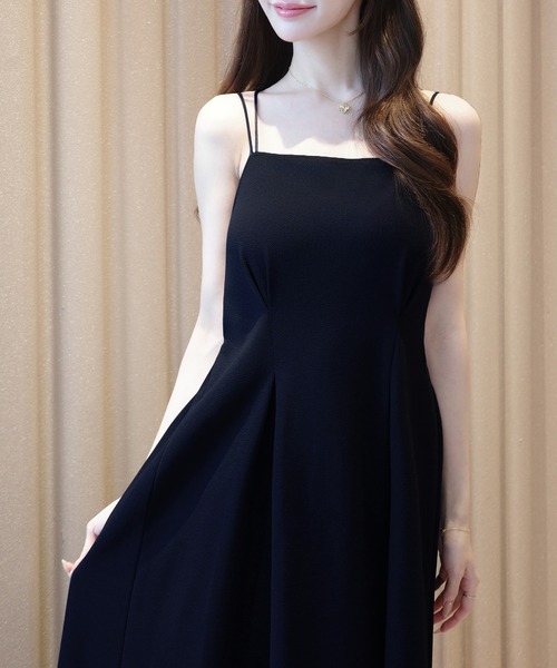 junoah(ジュノア)の「【取り外し可能パット付き】ウエストタックカットフレアキャミワンピース(ワンピース・レディース・ネイビー/カーキ/ブラック・SMALL/LARGE/MEDIUM)」の12枚目の写真