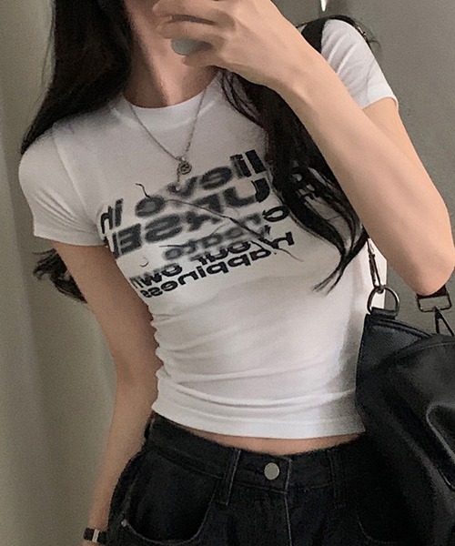 HALEY PESCA(ヘーリーペスカ)の「HALEY PESCA/フロントロゴ グラフィックプリントTシャツ(Tシャツ/カットソー・レディース・ブラック/ホワイト・MEDIUM/SMALL)」の13枚目の写真