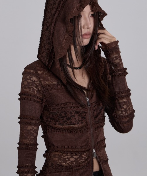 Sibra(シブラ)の「フリルレース×シアー感が魅力のフーディーカーディガン風トップス(Tシャツ/カットソー・レディース・ホワイト/ブラウン/ブラック・M)」の3枚目の写真