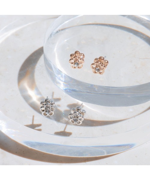 2-5日着 MARY QUANT ペタルデイジーキャッチ ビジュー ピアス ペタルデイジーキャッチ ピアス(ピアス(両耳用))|MARY