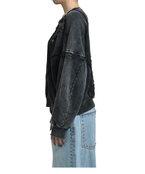 VIVAMUS（ヴィヴァムス）の「SPLIT SWEAT CREWNECK（スウェット・レディース・ブラック・OS）」の3枚目の写真