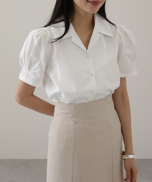 Lace Ladies(レースレディース)の「ソリッドカラー くるみボタン 開襟 パフスリーブ ブラウス(シャツ/ブラウス・レディース・アイボリー/グリーン/イエロー・M/XL)」の9枚目の写真