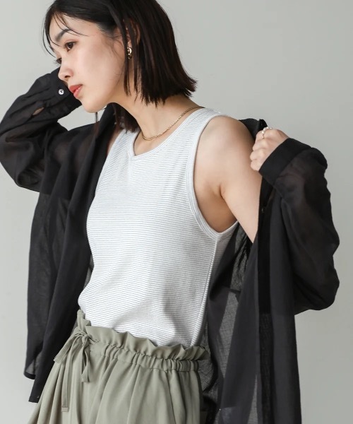 Bou Jeloud（ブージュルード）の「カップ付きラメボーダータンク（タンクトップ・レディース・ブラック/オフホワイト/ベージュ・FREE）」の2枚目の写真