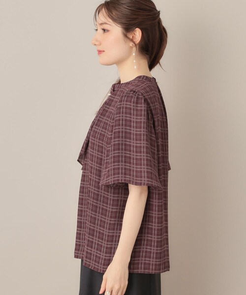 couture brooch(クチュールブローチ)の「【着映え・5分袖・通勤】パール調タイチェックプリントブラウス(シャツ/ブラウス・レディース・ベージュ系/ワイン系1・36/38/40/42)」の22枚目の写真