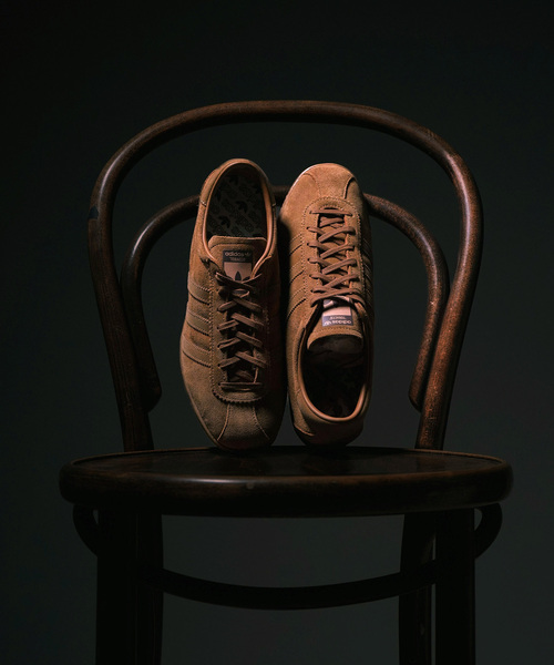 adidas（アディダス）の「adidas / アディダス TOBACCO（スニーカー・メンズ・ベージュ/ネイビー・26cm/26.5cm/27cm/27.5cm/28cm）」の22枚目の写真