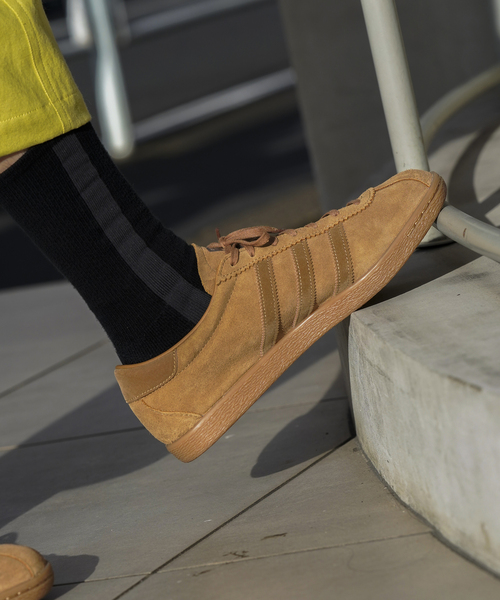 adidas（アディダス）の「adidas / アディダス TOBACCO（スニーカー・メンズ・ベージュ/ネイビー・26cm/26.5cm/27cm/27.5cm/28cm）」の4枚目の写真