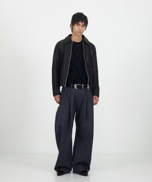 NVRFRGT（ネヴァーフォーゲット）の「CURVED LEG UTILITY TROUSERS