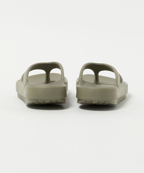 OOFOS(ウーフォス)の「<OOFOS>OOriginal(サンダル・レディース・オリーブ/ブラック・24cm/23cm/25cm)」の6枚目の写真