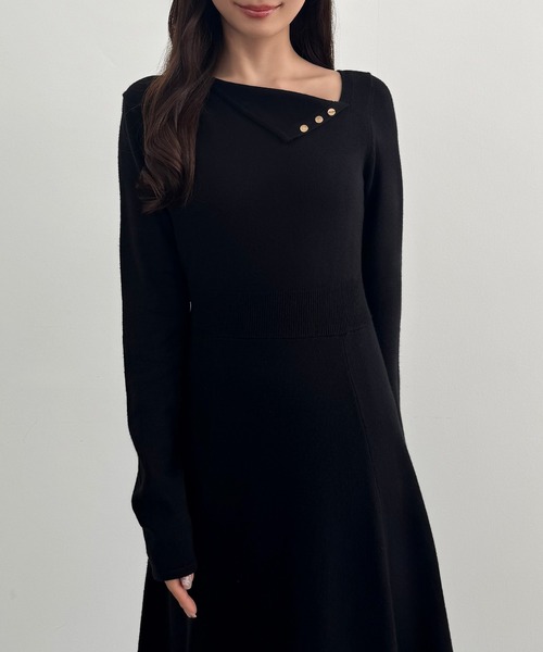 CENEA(セネア)の「アシンメトリーネックニットワンピース(ワンピース・レディース・モカ/チャコール/ブラック・MEDIUM/LARGE)」の6枚目の写真