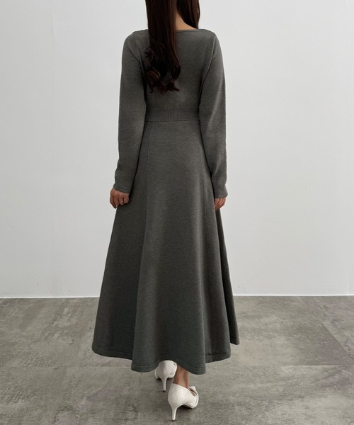 CENEA(セネア)の「アシンメトリーネックニットワンピース(ワンピース・レディース・モカ/チャコール/ブラック・MEDIUM/LARGE)」の9枚目の写真