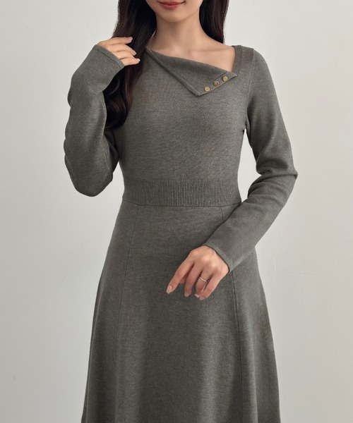 CENEA(セネア)の「アシンメトリーネックニットワンピース(ワンピース・レディース・モカ/チャコール/ブラック・MEDIUM/LARGE)」の10枚目の写真