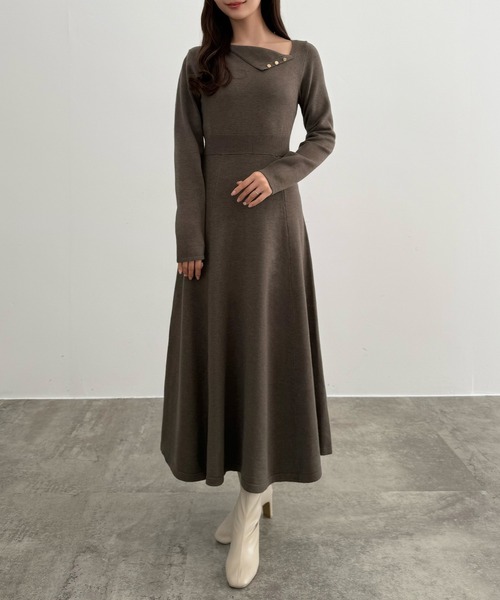 CENEA(セネア)の「アシンメトリーネックニットワンピース(ワンピース・レディース・モカ/チャコール/ブラック・MEDIUM/LARGE)」の11枚目の写真