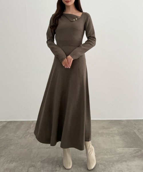 CENEA(セネア)の「アシンメトリーネックニットワンピース(ワンピース・レディース・モカ/チャコール/ブラック・MEDIUM/LARGE)」の12枚目の写真