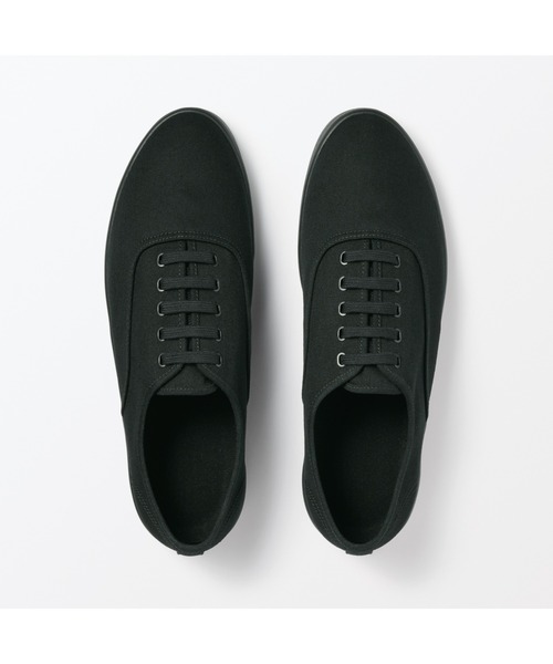 無印良品（ムジルシリョウヒン）の「紳士　柔らかい中敷を使用した　撥水キャンバススニーカー（スニーカー・メンズ・ブラック/チャコールグレー/オフホワイト/キャメル・26.0cm/27.5cm/26.5cm/25.5cm/27.0cm）」の14枚目の写真