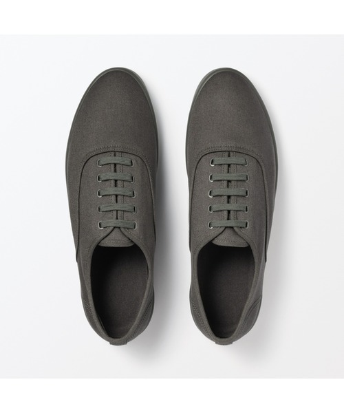 無印良品（ムジルシリョウヒン）の「紳士　柔らかい中敷を使用した　撥水キャンバススニーカー（スニーカー・メンズ・ブラック/チャコールグレー/オフホワイト/キャメル・26.0cm/27.5cm/26.5cm/25.5cm/27.0cm）」の22枚目の写真