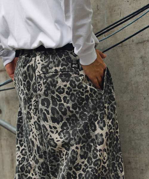 NULL（ヌル）の「NULL TOKYO / ヌル トウキョウ 別注 バギー スリー クォーター レオパード（その他パンツ・メンズ・ブラック/ブラウン・MEDIUM/LARGE）」の9枚目の写真