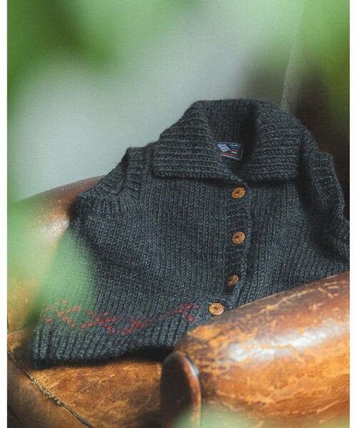 B:MING by BEAMS（ビーミングバイビームス）の「【別注】NEPALHANDKNIT / カラーベスト（ベスト・レディース・ホワイト系その他5/チャコールグレー・ONE SIZE）」の8枚目の写真