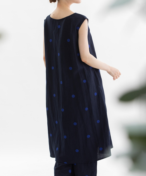 nop de nod(ノップドゥノッド)の「リネンレーヨンpolka刺繍2wayノースリーブワンピース(ワンピース・レディース・ダークグレー/ネイビー/ブラック・M)」の8枚目の写真