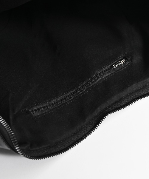 Narcissus（ナルシス）の「【大容量】クロスビッグショルダーバッグ　エナメル（ショルダーバッグ・レディース・ブラック/ホワイト・FREE）」の10枚目の写真