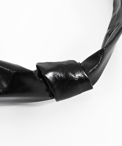 Narcissus（ナルシス）の「【大容量】クロスビッグショルダーバッグ　エナメル（ショルダーバッグ・レディース・ブラック/ホワイト・FREE）」の11枚目の写真