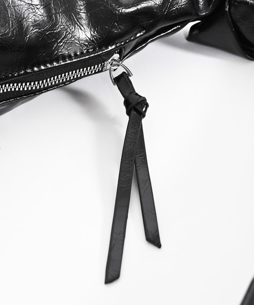 Narcissus（ナルシス）の「【大容量】クロスビッグショルダーバッグ　エナメル（ショルダーバッグ・レディース・ブラック/ホワイト・FREE）」の12枚目の写真