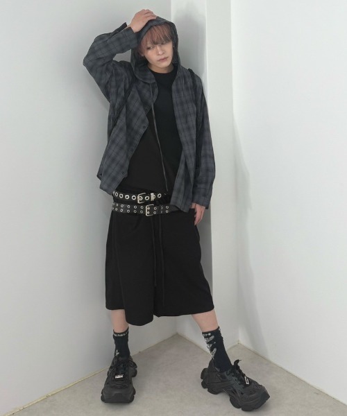 Never mind the XU / Chikashitsu+(ネバーマインド ザ エックスユー / チカシツプラス)の「【Nerd out XU】oversized hood check shirt / 【ナードアウトエックスユー】オーバーサイズフードチェック長袖シャツ(シャツ/ブラウス・メンズ・ダークグレー・XXL)」の3枚目の写真