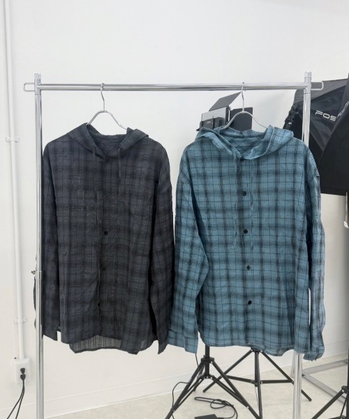 Never mind the XU / Chikashitsu+(ネバーマインド ザ エックスユー / チカシツプラス)の「【Nerd out XU】oversized hood check shirt / 【ナードアウトエックスユー】オーバーサイズフードチェック長袖シャツ(シャツ/ブラウス・メンズ・ダークグレー・XXL)」の11枚目の写真