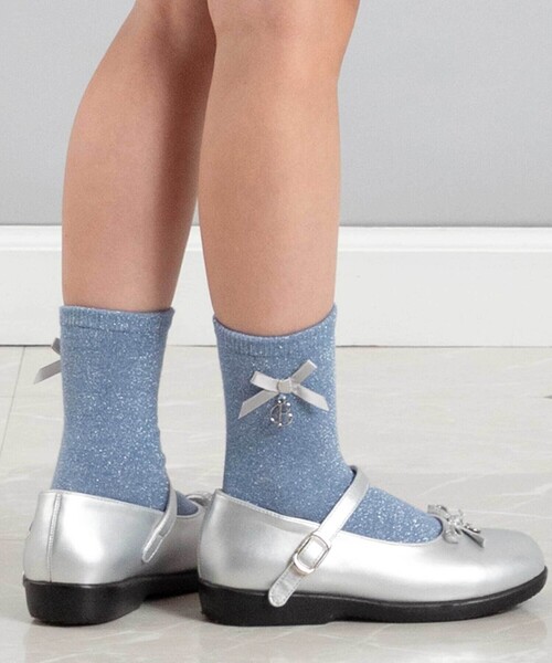 BeBe（ベベ）の「チャーム付きリボンラメクルーソックス(11~24cm)（ソックス/靴下・キッズ・ピンク/ブルー・19.0cm/15.0cm/17.0cm/13.0cm/21.0cm/24.0cm）」の8枚目の写真