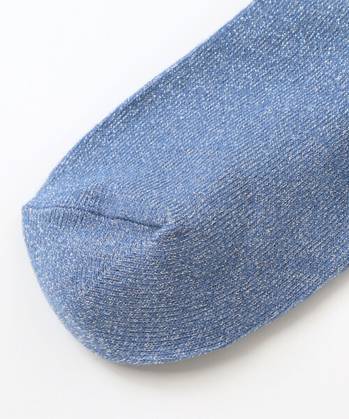 BeBe（ベベ）の「チャーム付きリボンラメクルーソックス(11~24cm)（ソックス/靴下・キッズ・ピンク/ブルー・19.0cm/15.0cm/17.0cm/13.0cm/21.0cm/24.0cm）」の4枚目の写真