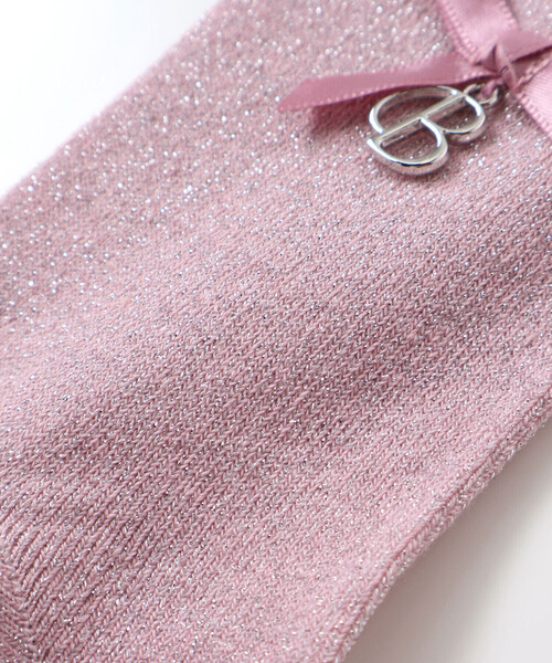 BeBe（ベベ）の「チャーム付きリボンラメクルーソックス(11~24cm)（ソックス/靴下・キッズ・ピンク/ブルー・19.0cm/15.0cm/17.0cm/13.0cm/21.0cm/24.0cm）」の6枚目の写真