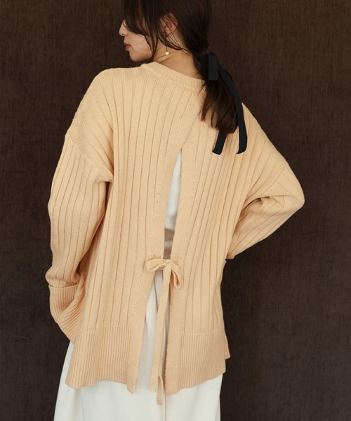 セレクト　ベージュ　サイドスリットニット、エクリュ変形ニット select MOCA Et（セレクトモカエト）の「【Et】Back Slit Rib Knit