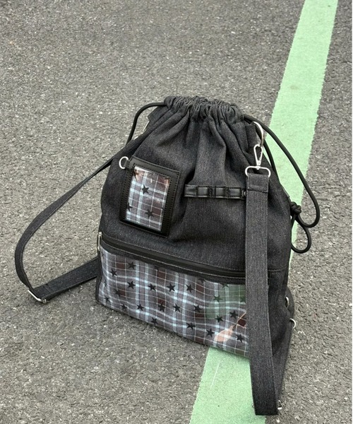 DIAVEL（ディアベル）の「【3WAY推し活リュック】星柄クリアポケット付き（ショルダーバッグ・レディース・ブラック・M）」の8枚目の写真