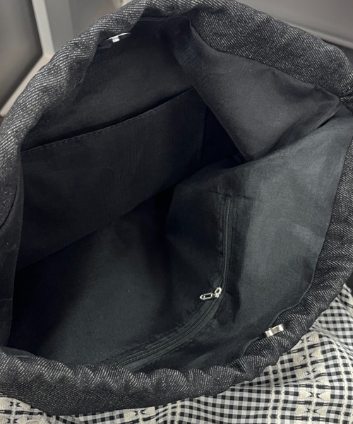 DIAVEL（ディアベル）の「【3WAY推し活リュック】星柄クリアポケット付き（ショルダーバッグ・レディース・ブラック・M）」の5枚目の写真