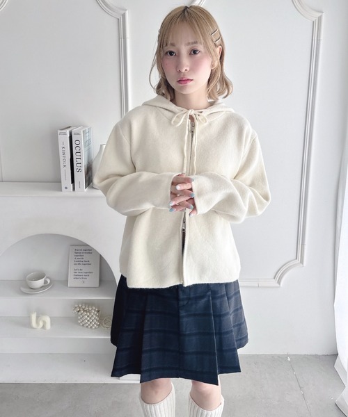 Loueme(ルエム)の「ダブルジップフード付きニットパーカー(パーカー・レディース・イエロー/ピンク/レッド/ブラック/オフホワイト・FREE)」の22枚目の写真