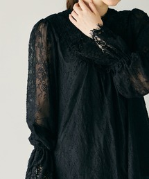 Audie a Muses（オーディアミューズ）の「フラワーモチーフ付きレースブラウス（シャツ/ブラウス）」