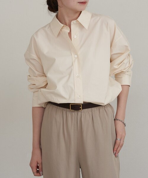 russet(ラシット)の「【再値下げ】コットンレギュラーシャツ(シャツ/ブラウス・レディース・オフホワイト/サックスブルー・FREE)」の1枚目の写真