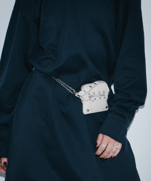 HANNE(アン)の「スタッズチェーンポーチ(ポーチ・レディース・アイボリー/ブラック・FREE)」の20枚目の写真