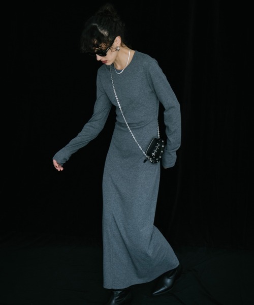 HANNE(アン)の「スタッズチェーンポーチ(ポーチ・レディース・アイボリー/ブラック・FREE)」の7枚目の写真