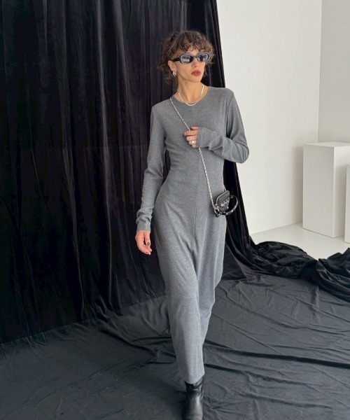 HANNE(アン)の「スタッズチェーンポーチ(ポーチ・レディース・アイボリー/ブラック・FREE)」の10枚目の写真