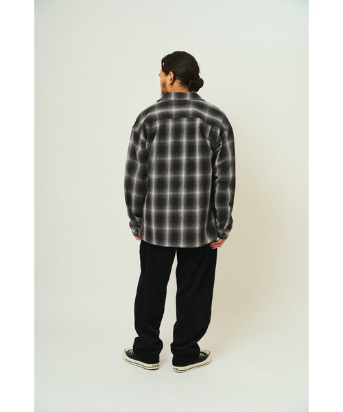 BIG MIKE(ビッグマイク)の「BIG MIKE ビックマイク / 無地 チェック柄 ジップ ヘビーフランネルシャツジャケット /// 102535700 102535800(ブルゾン・メンズ・ホワイト×ブラック/ブラック/チャコール/ブラウン系その他・MEDIUM/LARGE/X-LARGE/XX-LARGE)」の11枚目の写真