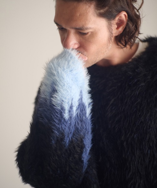 ADAM PATEK(アダムパテック)の「mn3170-distorted chevron pattern crewneck ジャカードニット(AP2521026)(ニット/セーター・メンズ・ブラック系その他/ブラック×ブルー・1/2)」の3枚目の写真