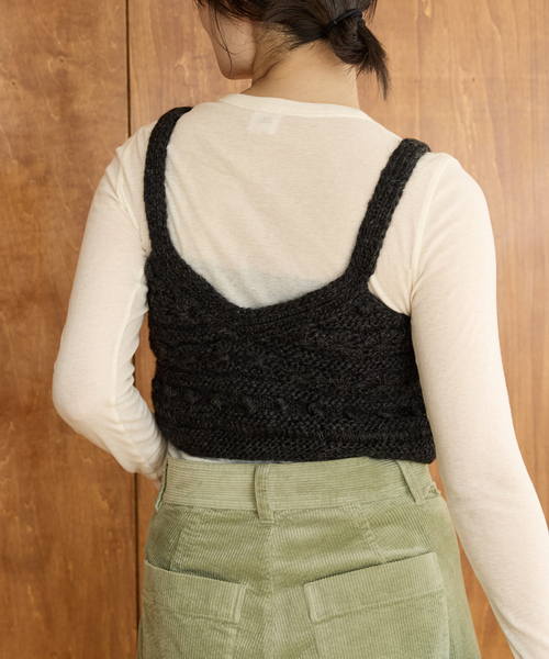 IENA LA BOUCLE（イエナラブークル）の「IENA LA BOUCLE デフォルメハンドニットビスチェ（ニット/セーター・レディース・ブラック・FREE）」の5枚目の写真